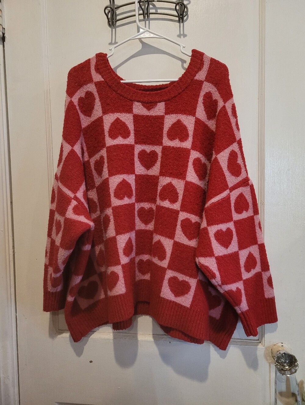 Womens Torrid Size 5 Red And Pink Fuzzy Heart Sweater Super Soft!